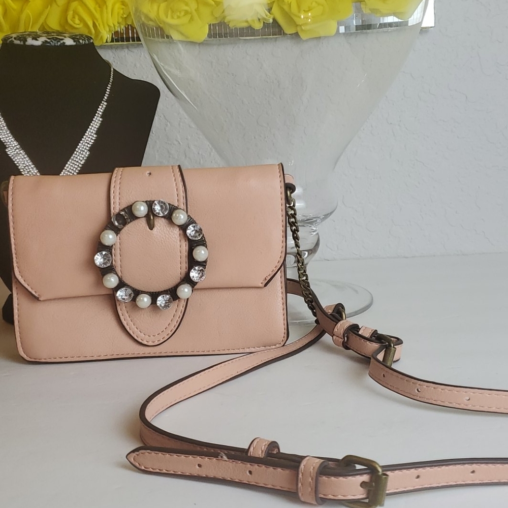 Diamonds and Pearls Cross Bag 💎